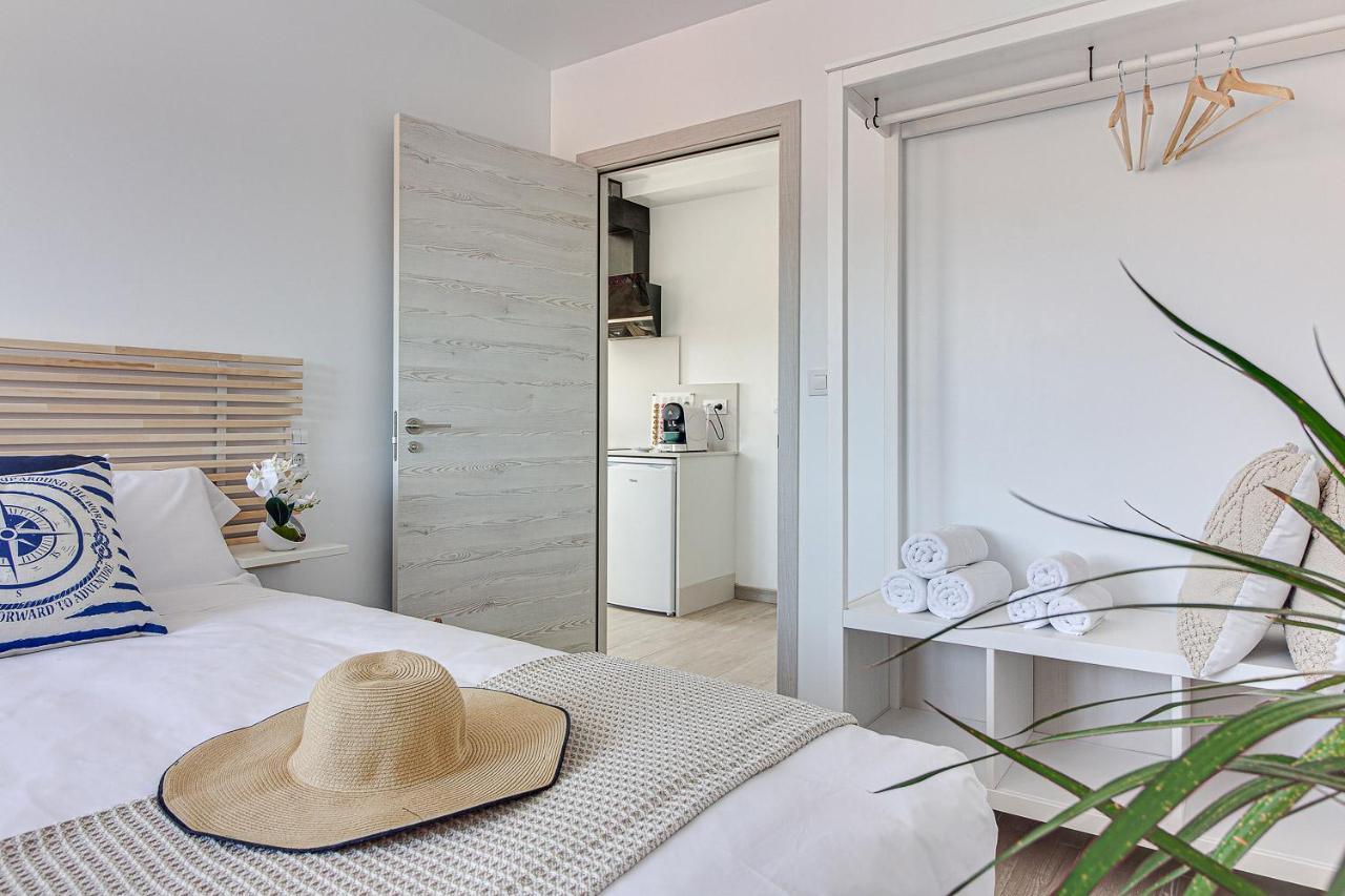 Apartamentos Playa De Finisterre Exteriör bild
